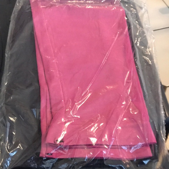 NWT Zaney Threads Crop Capri Leggings M/L - Picture 4 of 4